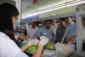 Đưa vào hoạt động Điểm kiểm nghiệm nhanh thực phẩm tại chợ thành phố Hà Tĩnh