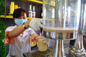 Tạm dừng hoạt động cơ sở sản xuất trà sữa nghi gây ngộ độc