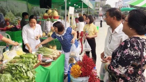 Thêm một chợ phiên nông sản an toàn cuối tuần cho người tiêu dùng